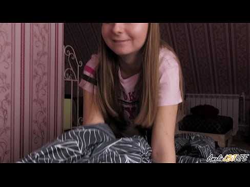 ❤️ Blondina îi suge adânc prietenei ei și primește spermă în gură ☑ at ro.hqpornvideos.ru ❌